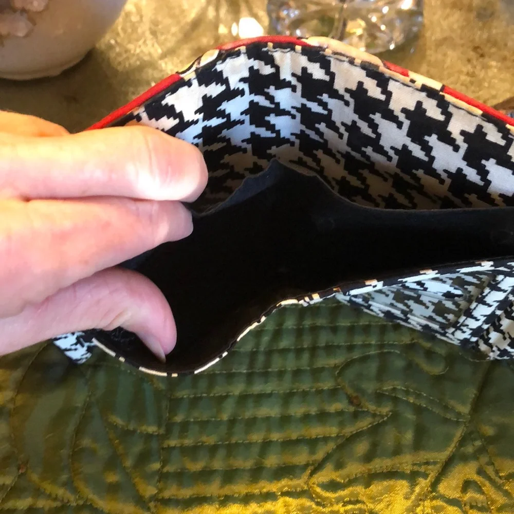 Vera Bradley Red & Black paisley wallet - Picture 6 of 11